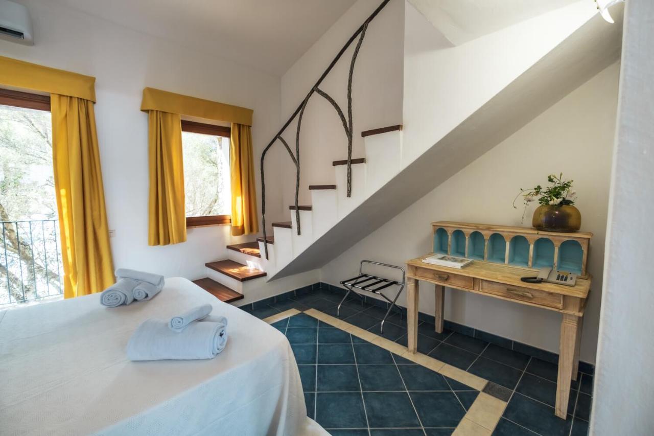 Hotel La Suera San Pantaleo Pokoj fotografie